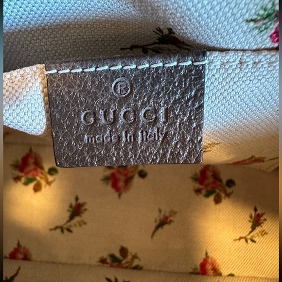 Gucci Neo Vintage GG Supreme Messenger
Bag - Picture 16 of 17